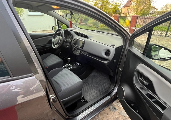 Toyota Yaris cena 42990 przebieg: 91000, rok produkcji 2014 z Kartuzy małe 277